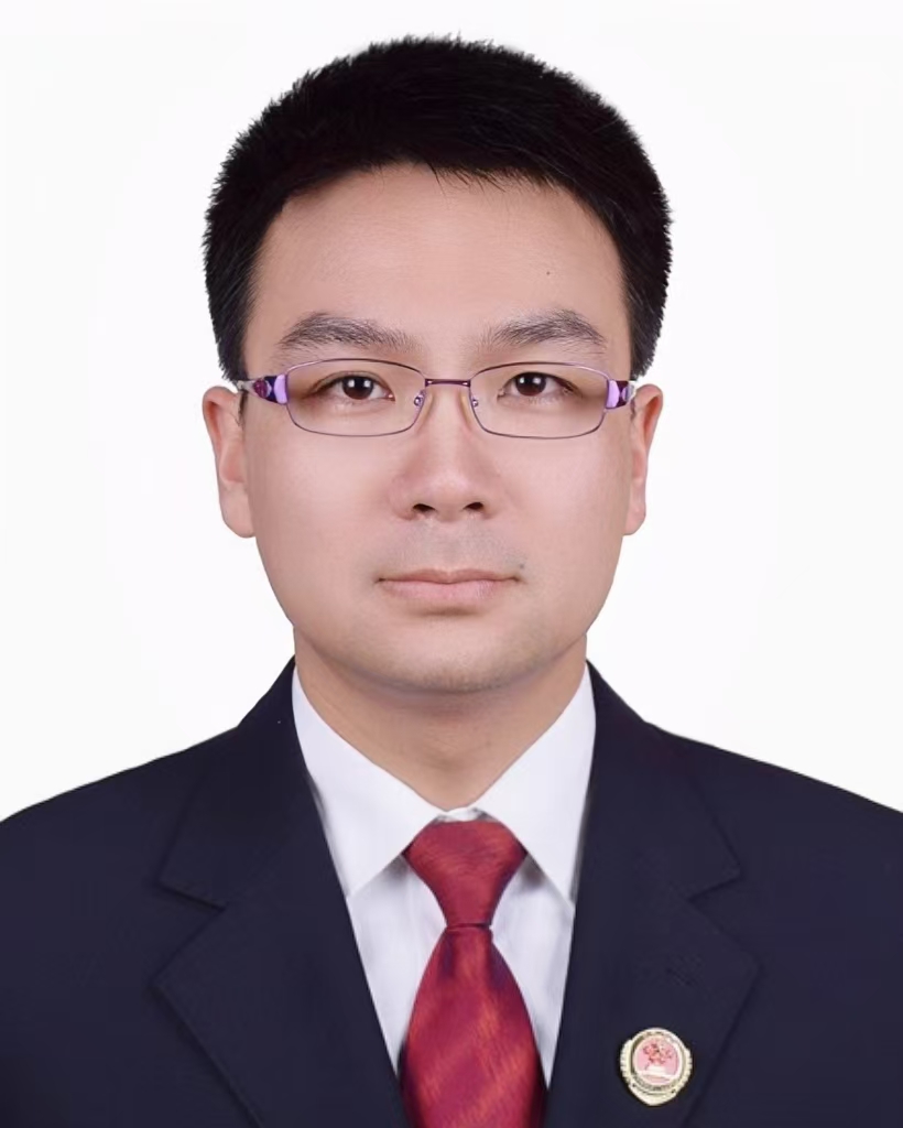 黄少华.jpg